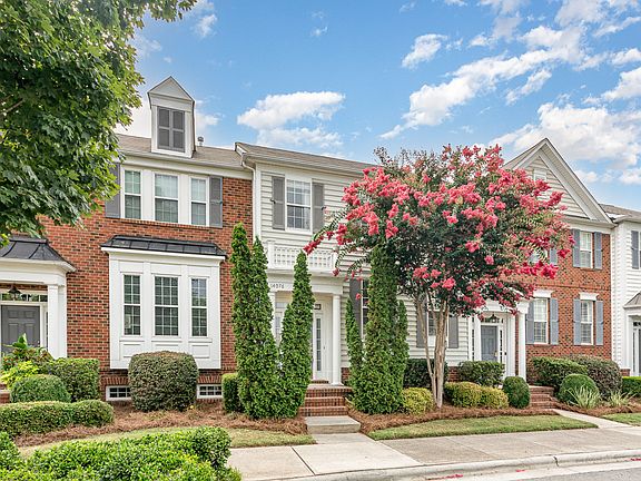 Front Exterior with available street side parking