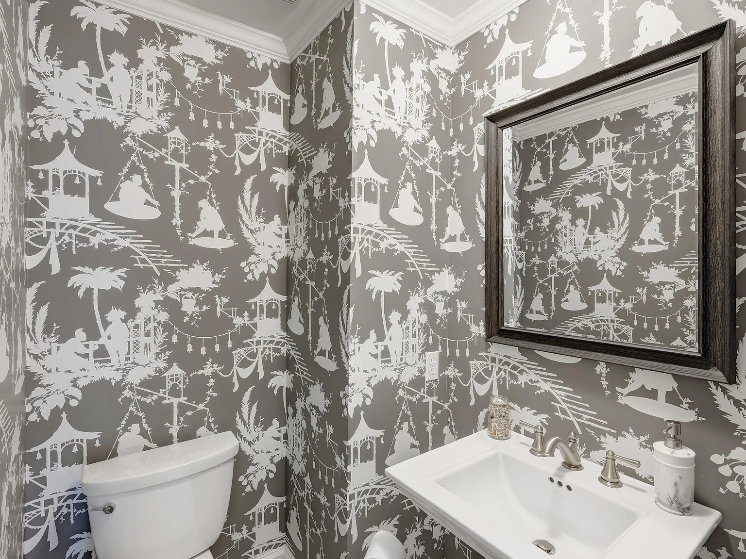 3 bed, 2.5 bath, 1987 sqft, $2,100 — Photo 4