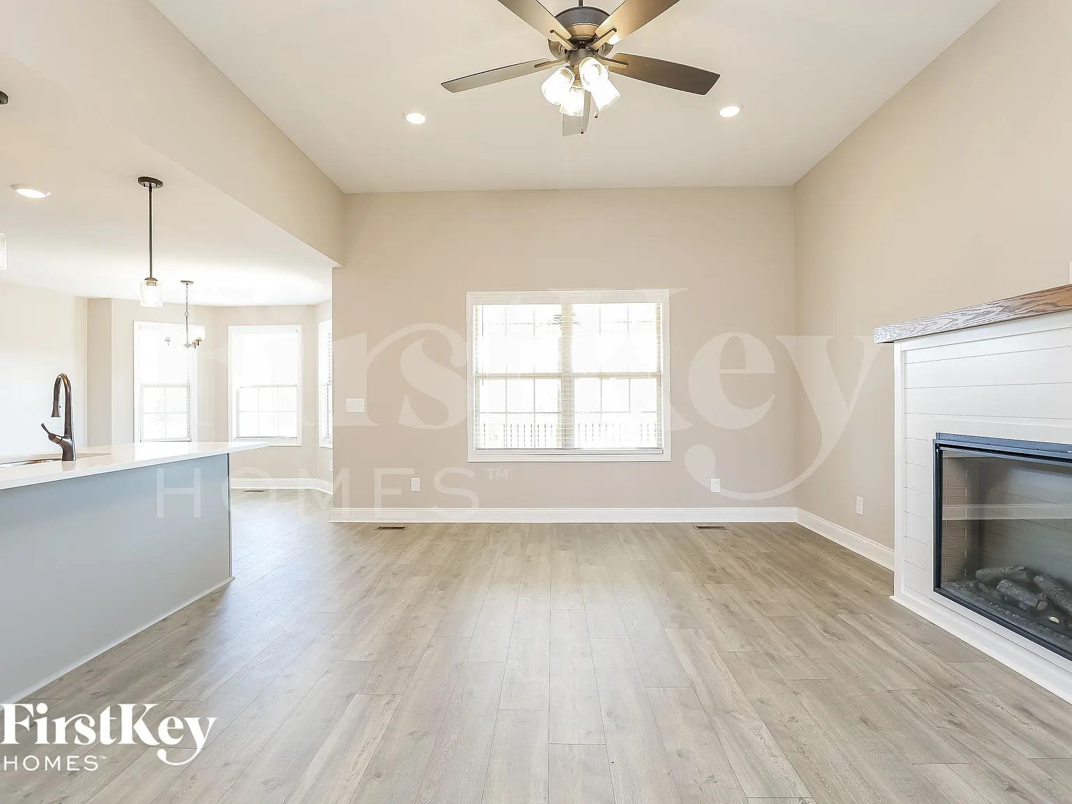 3 bed, 2.5 bath, 2050 sqft, $2,405 — Photo 3
