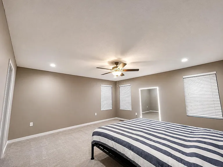 8180 Rhoderick Cir — Photo 9