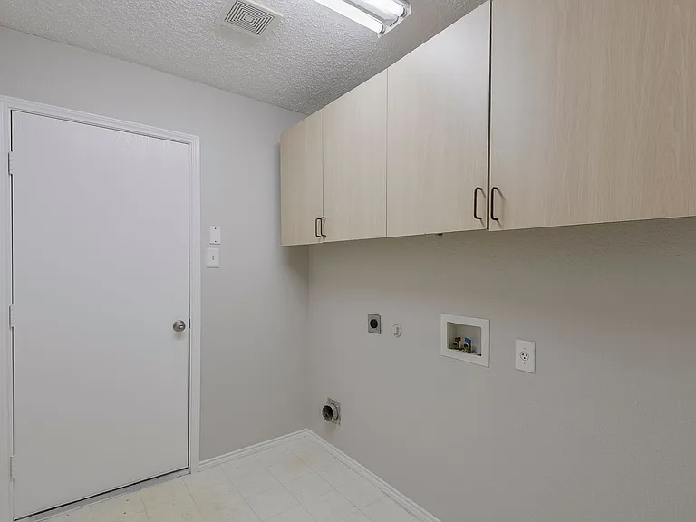 5525 Ventura St — Photo 5