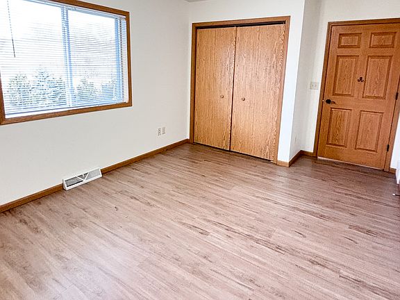 4th image of 2222 Julie Ave