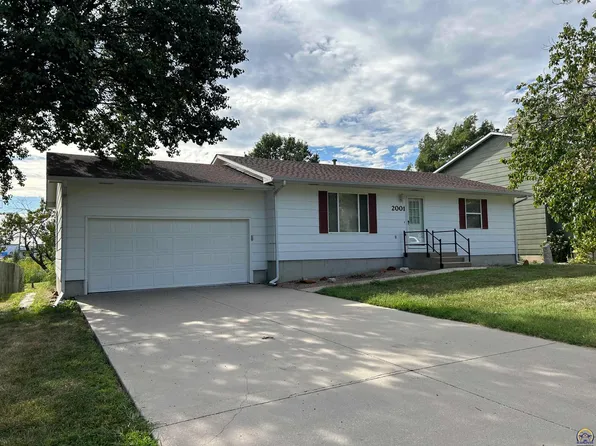 2001 Holiday Dr, Emporia, KS 66801