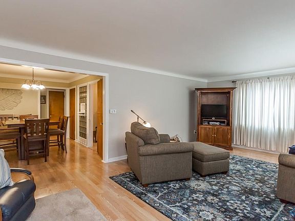 4th image of 3164 Wendover Dr