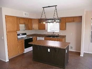 4th image of 8917 W Paradise Ln