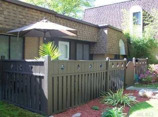 37 Blue Ridge Dr, Medford, NY 11763