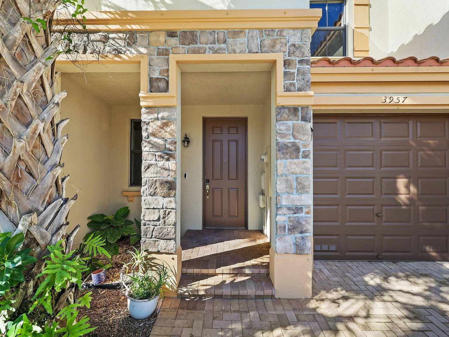 3 bed, 2.5 bath, 1486 sqft, $3,600 — Photo 3