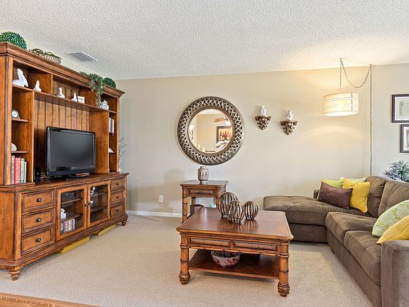 5th image of 924 Savannas Point Dr APT C