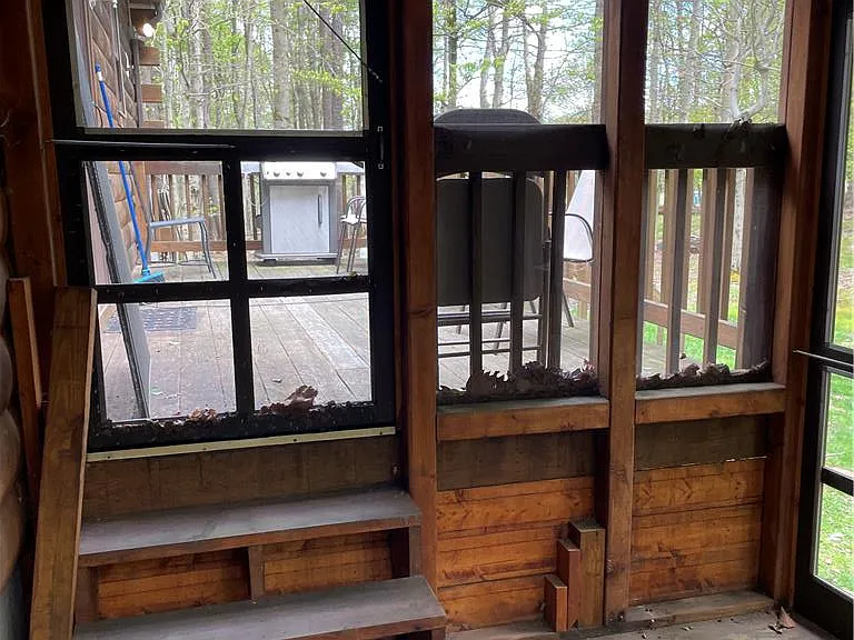 1037 Maplewood Dr — Photo 10