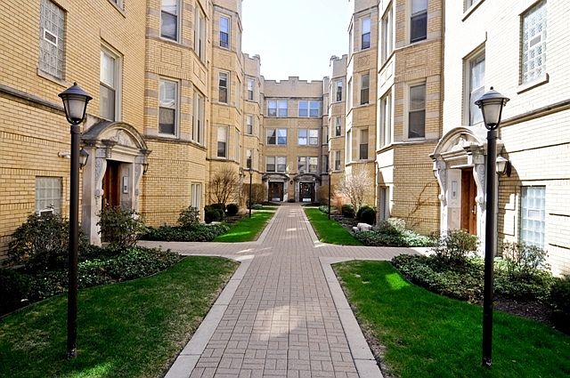 1st image of 5450 S Cornell Ave APT 3W