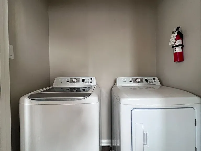 1025 N Clarence Ave #A — Photo 8