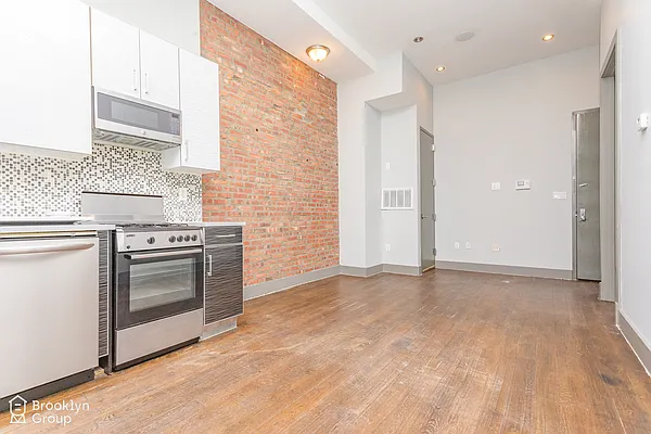 Rented by Brooklyn Group | media 25