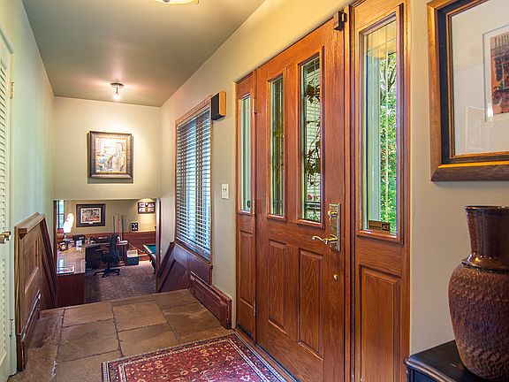 3rd image of 2137 Linden Ln