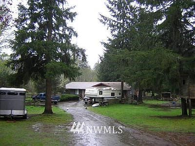 1st image of 604 131 Avenue NE