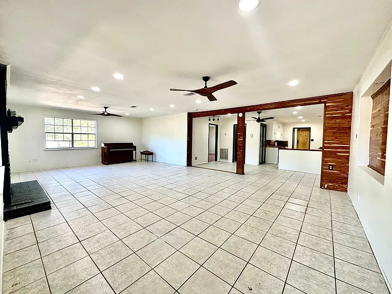 435 County Road 3310 — Photo 4