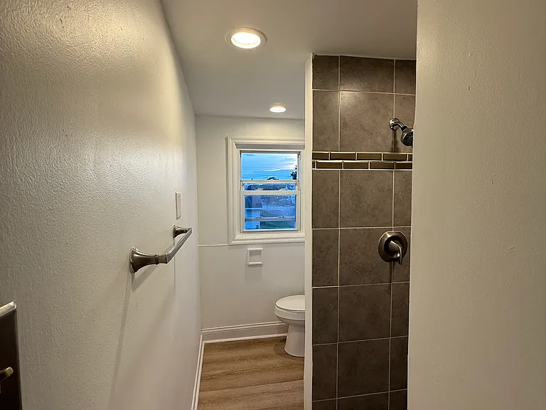 739 1/2 Garfield Ave — Photo 10