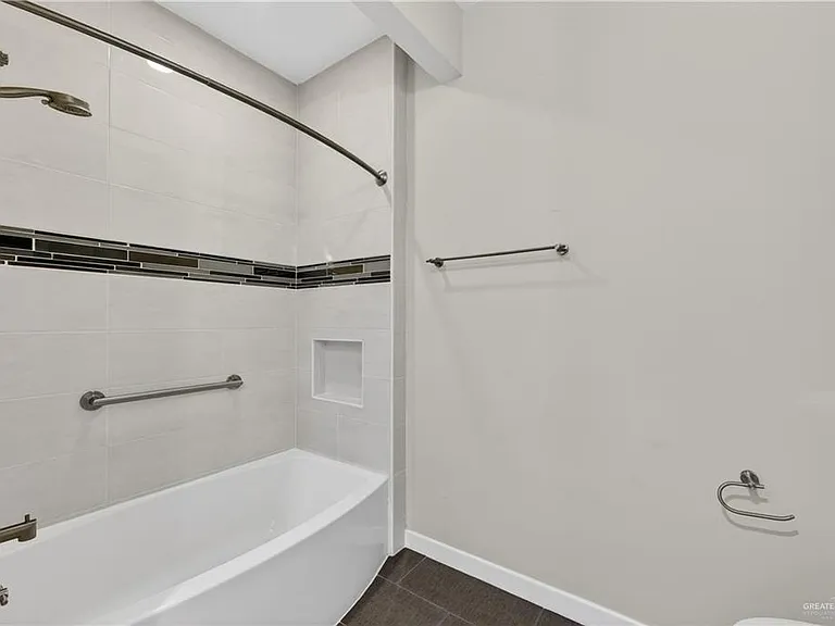 1444 Ozark Ave — Photo 31