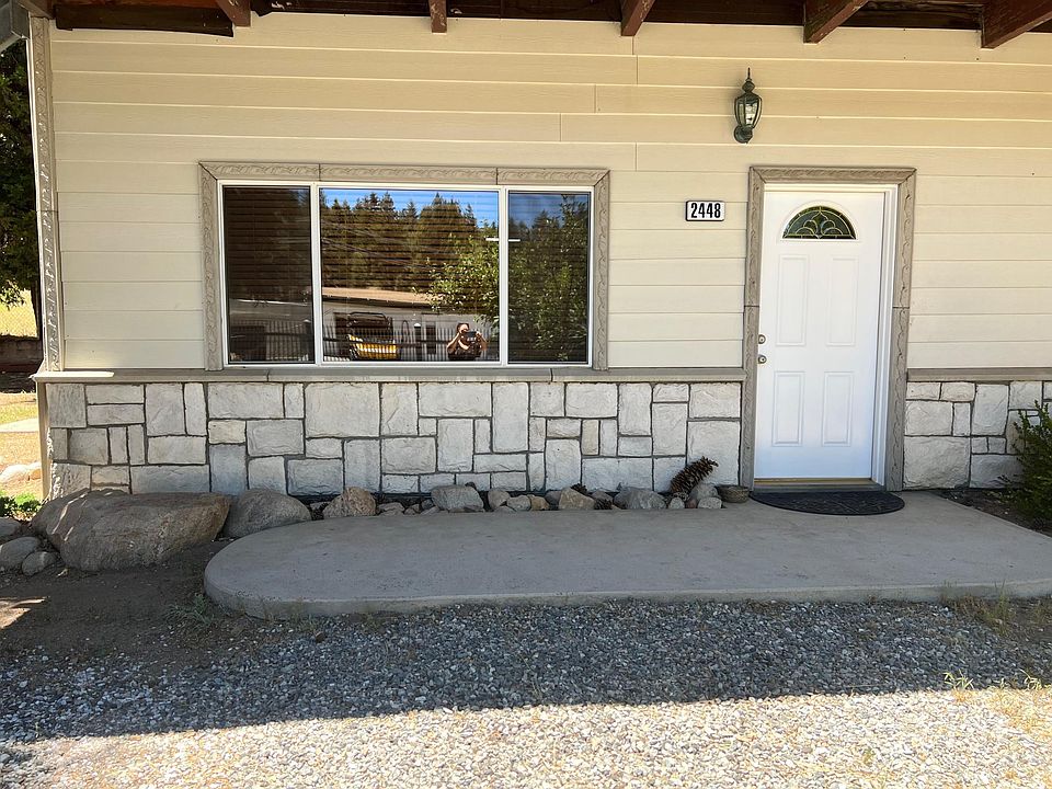 2 bedroom - 2 bathroom level apartment.