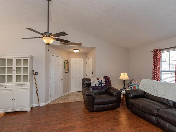 4th image of 7741 Orchard Village Dr