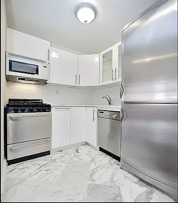 Rented by REAL New York | media 9