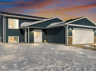 2249 Primrose Dr, Brookings, SD 57006