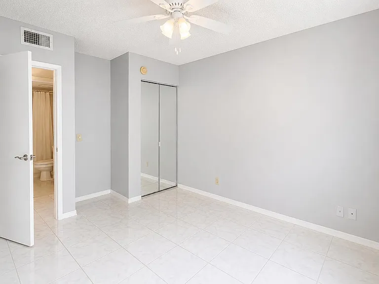 1995 SW Silver Pine Way #119-D1 — Photo 8
