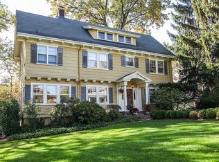 22 Roosevelt Rd, Maplewood, NJ 07040