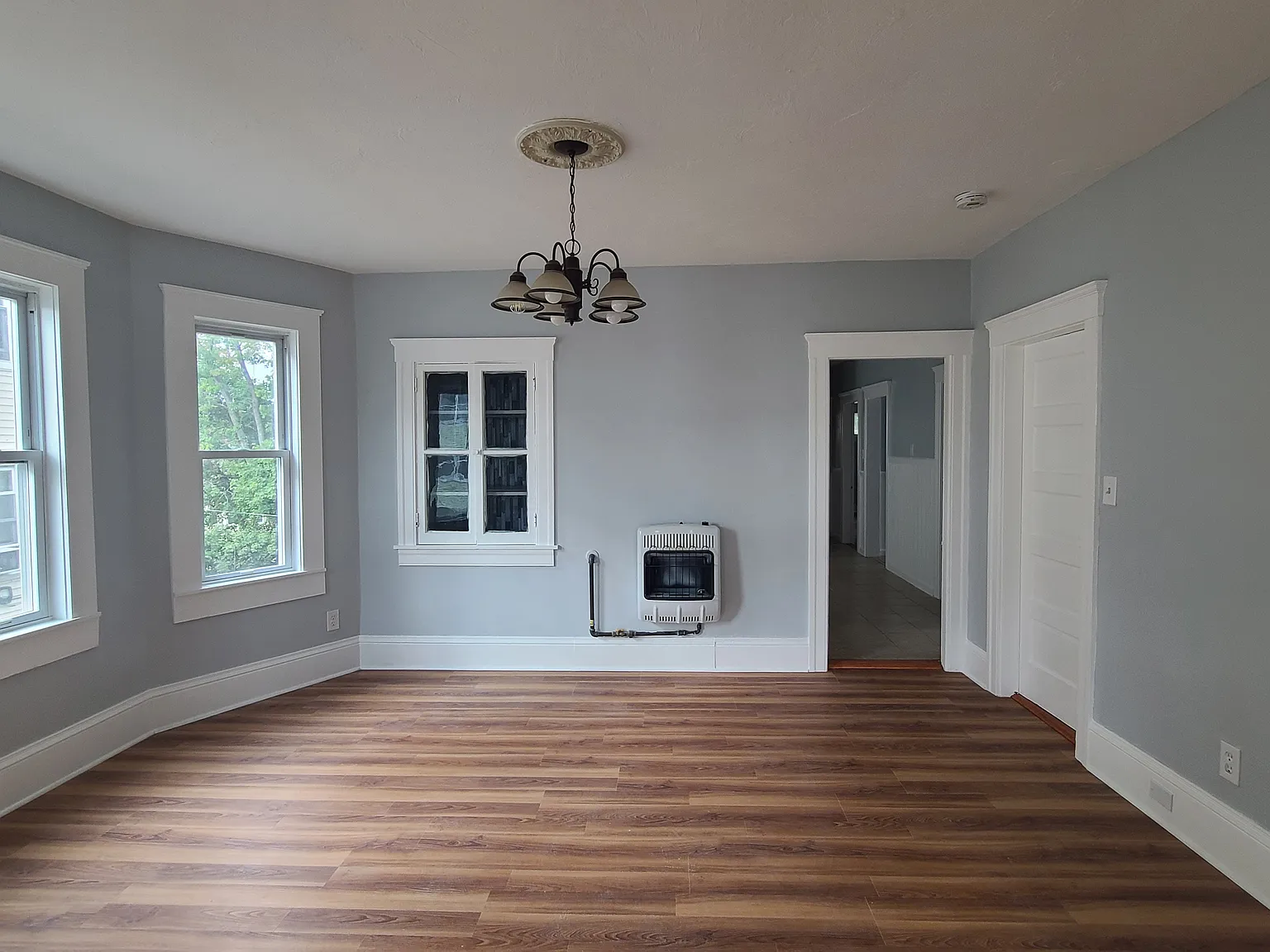 3 bed, 1400 sqft, $2,500 — Photo 4