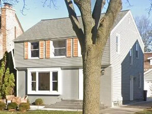 5144 North Ardmore AVENUE, Whitefish Bay, WI 53217