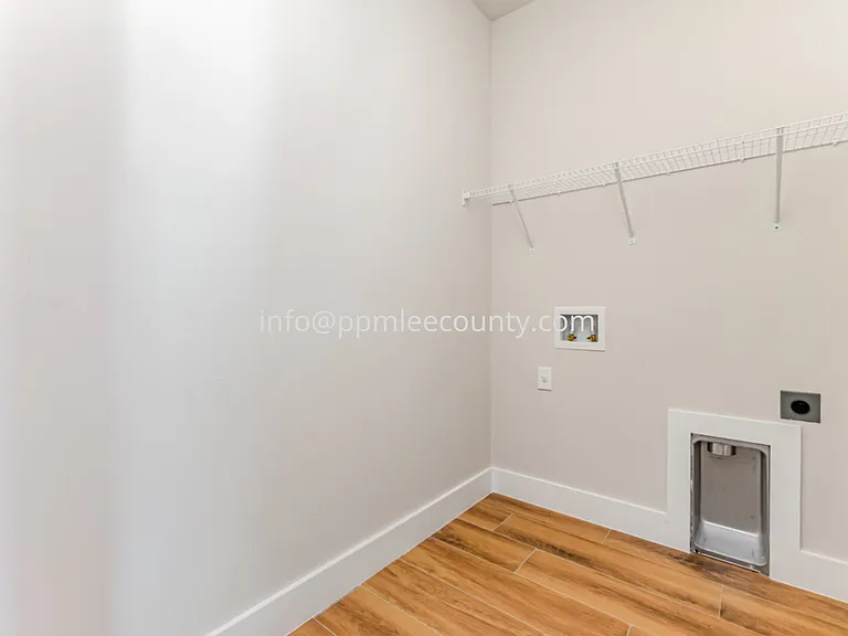 4157 NW 39th Ave — Photo 9
