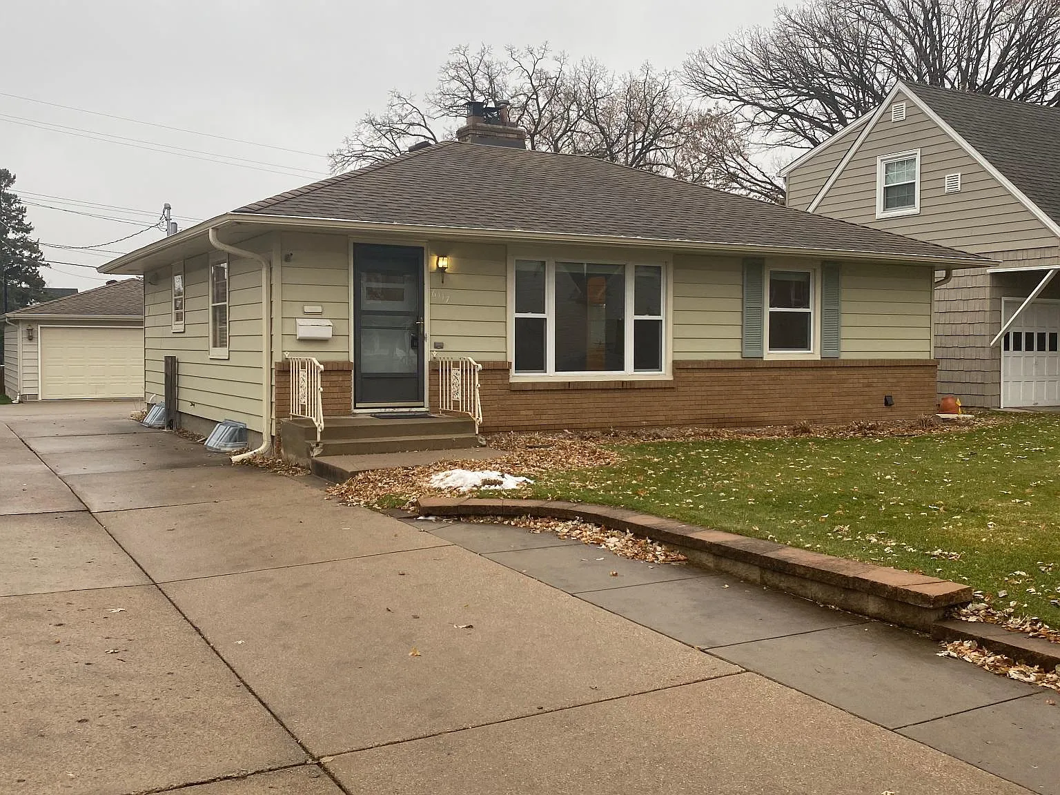 6117 Oaklawn Ave — Photo 2