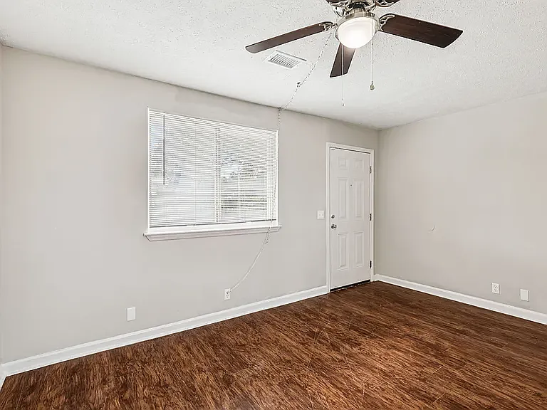 The Flats at 1200 — Photo 16