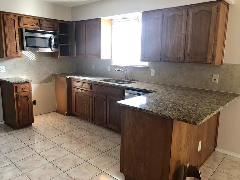 508 Erikson Trl — Photo 8