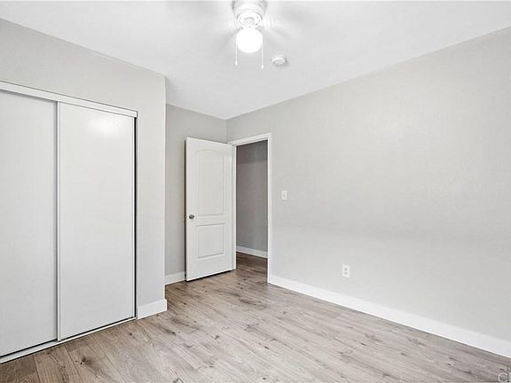 5th image of 11812 S Main St Unit 4