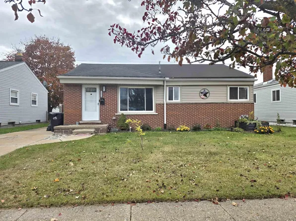 15010 Petrie St, Roseville, MI 48066