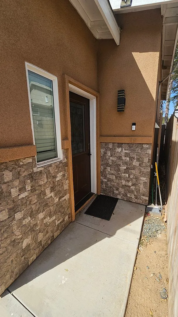 430 Jefferson St — Photo 4
