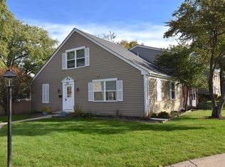 7631 Manchester Mnr, Hanover Park, IL 60133