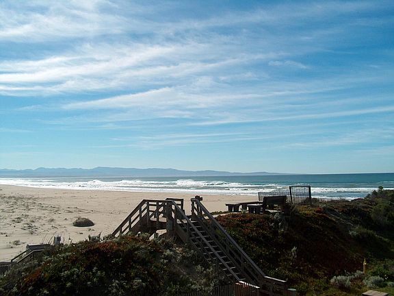 4th image of 39 Pelican Point