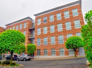 10 Ann St APT 309, Norwalk, CT 06854