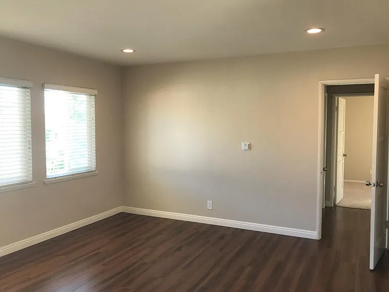 3870 Lamont St — Photo 4