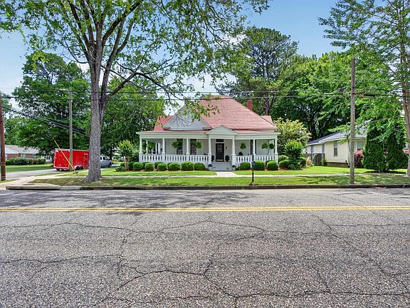 4th image of 200 S Norton Ave