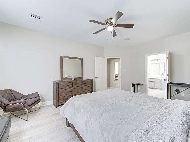 9422 Comstock Meadows Dr — Photo 32
