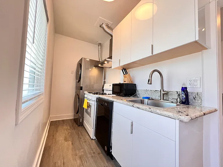 329 1/2 S Electric Ave #329B — Photo 7