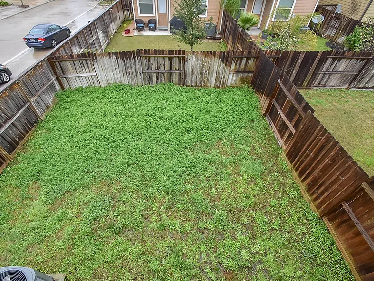 23322 Del Rosso St — Photo 32