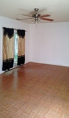1st image of 924 Miami St