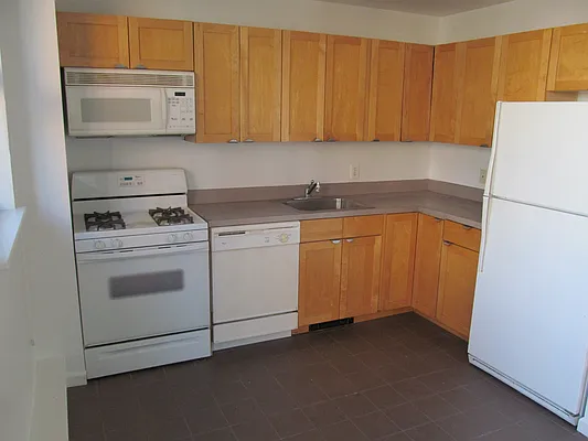 Rented by Lisa Management | media 3