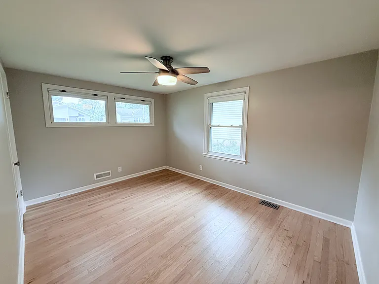 8721 W 82nd St — Photo 16