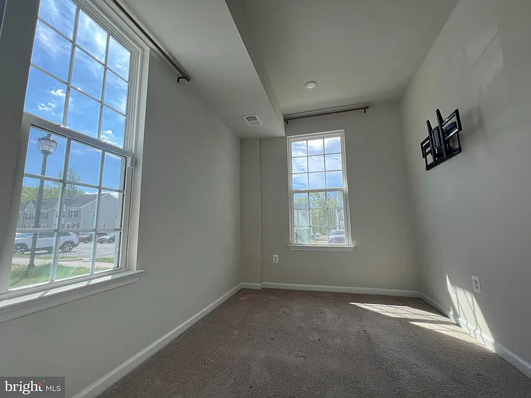 526 River Rd — Photo 6