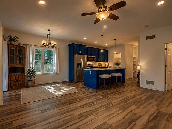 3rd image of 602 E Madison #36