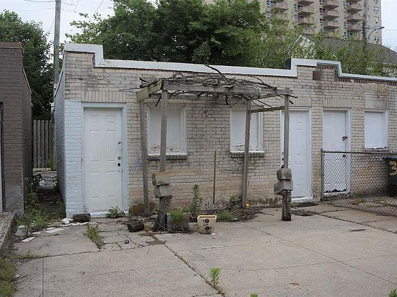 5th image of 41 N Dover Ave